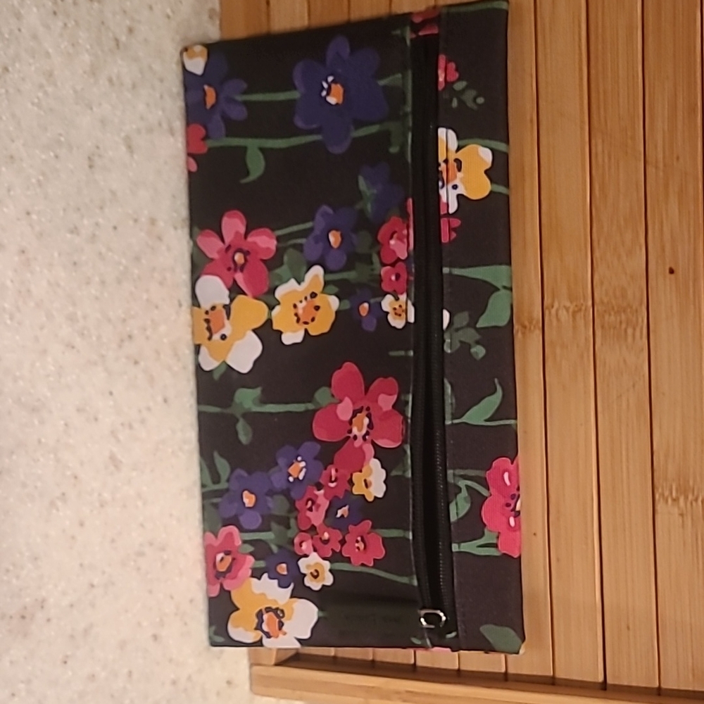 Vera Bradley Floral Clutch Bag - Multicolor 9.5 by 5 3/4 approx